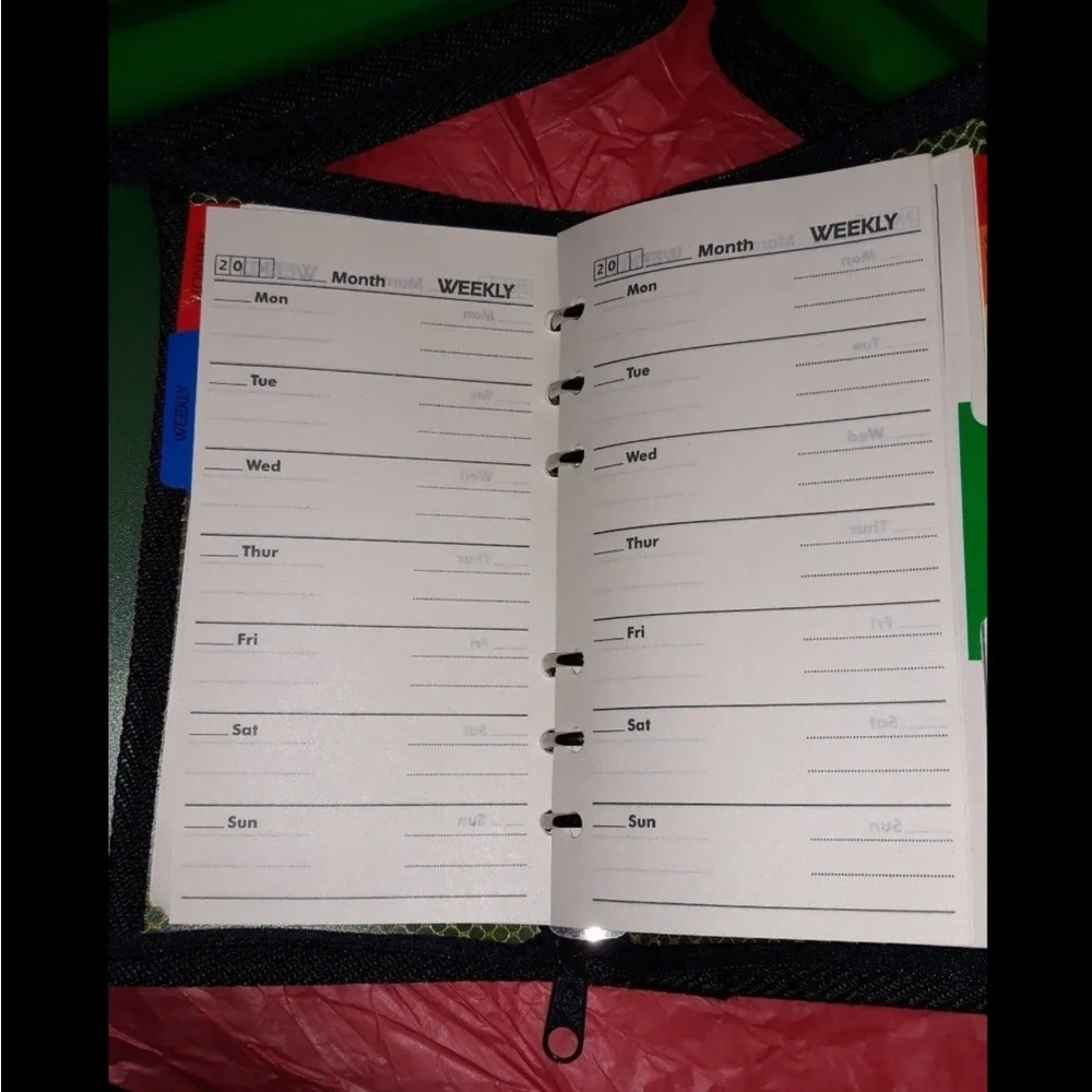3 Green Advantage Organizer Binder Advantage organizer w/zipper pockets NW 8